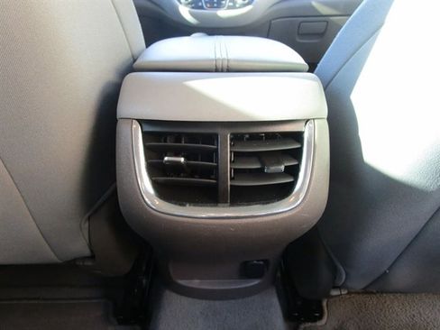 Used 2022 Chevrolet Malibu LT image 15