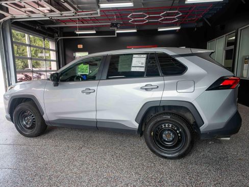Used 2024 Toyota RAV4 LE AWD/4WD image 2