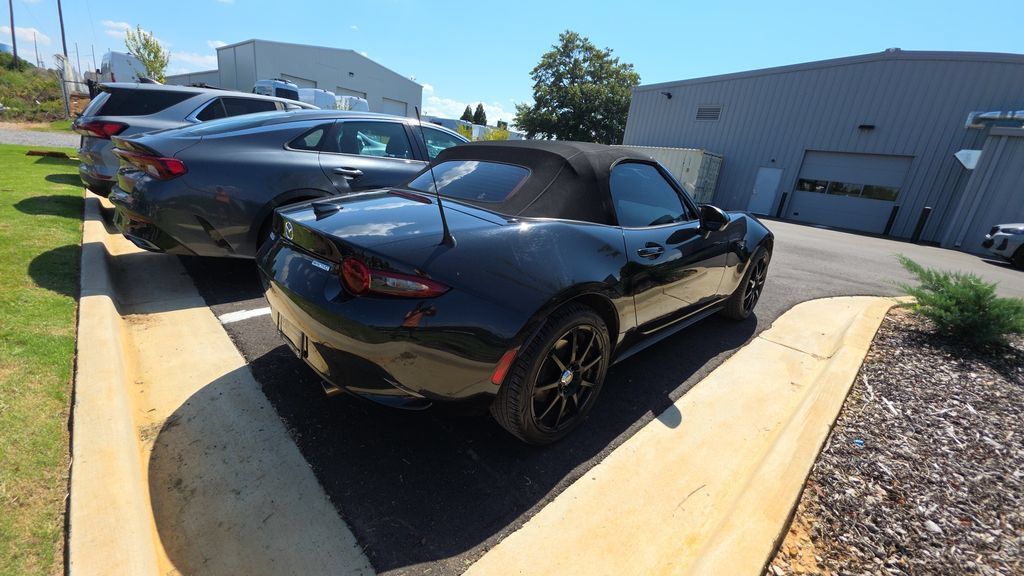 Used 2023 MAZDA MX-5 Miata Grand Touring RWD image 6