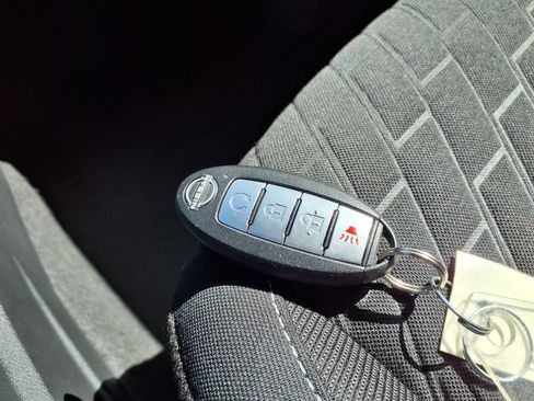 Used 2022 Nissan Kicks SV FWD image 13
