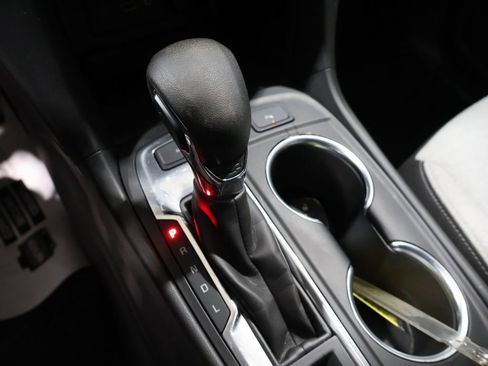 Used 2022 Chevrolet Equinox LT w/ LPO, Floor Liner Package image 30