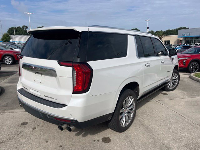 Used 2021 GMC Yukon XL Denali w/ Denali Ultimate Package AWD/4WD image 9