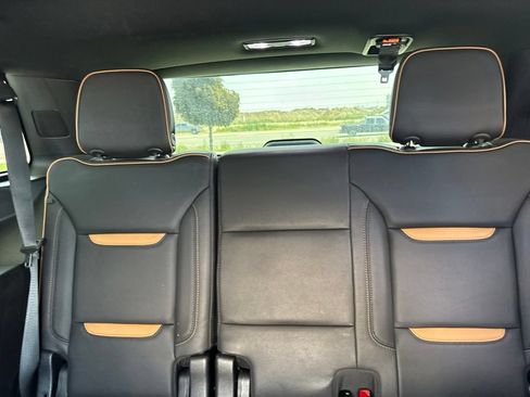 Used 2023 GMC Yukon AT4 w/ AT4 Premium Package AWD/4WD image 19