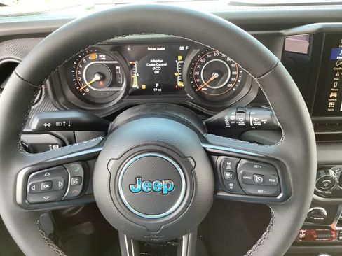 New 2026 Jeep Wrangler Unlimited Rubicon w/ Xtreme 35 Tire Package AWD/4WD image 9