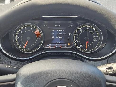 Used 2022 Jeep Cherokee Trailhawk image 10