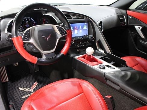 Used 2014 Chevrolet Corvette Stingray Coupe image 2