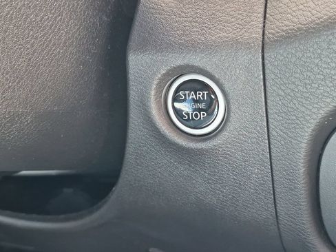 Used 2022 Nissan Frontier SV AWD/4WD image 21