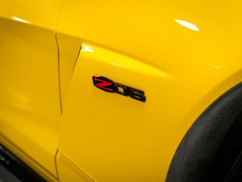 Used 2006 Chevrolet Corvette Z06 w/ Preferred Equipment Group RWD image 15
