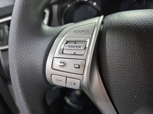 Used 2016 Nissan Rogue S image 16