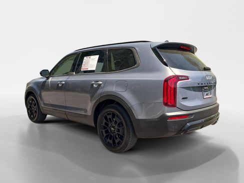 Used 2022 Kia Telluride SX w/ SX Prestige Package AWD/4WD image 3