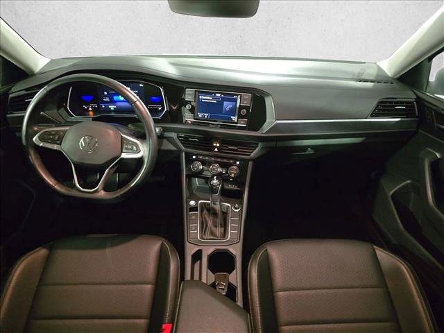 Used 2024 Volkswagen Jetta SE FWD image 9
