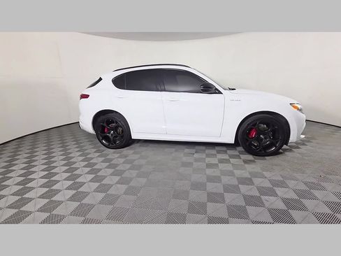 Used 2023 Alfa Romeo Stelvio Veloce AWD/4WD image 34