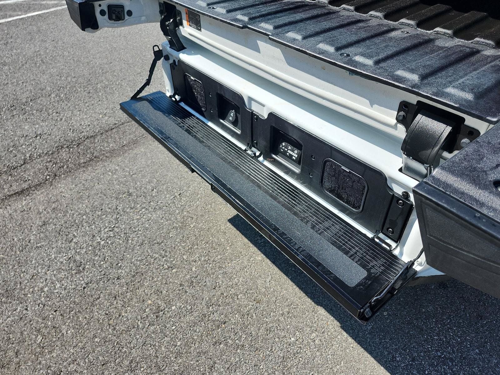 Used 2024 GMC Sierra 1500 AT4X AWD/4WD image 16