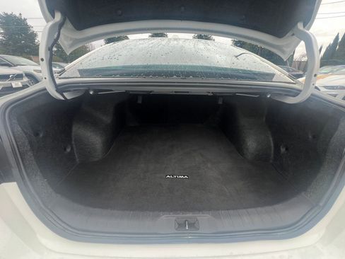 Used 2025 Nissan Altima 2.5 SV image 25