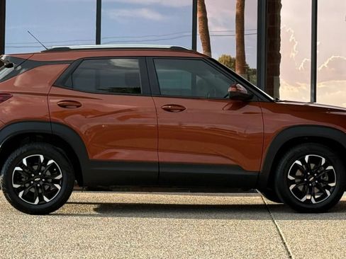 Used 2021 Chevrolet TrailBlazer LT w/ Convenience Package FWD image 15