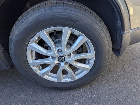 Used 2019 Nissan Rogue SV FWD image 7