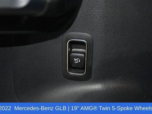 Used 2022 Mercedes-Benz GLB 35 AMG 4MATIC image 24