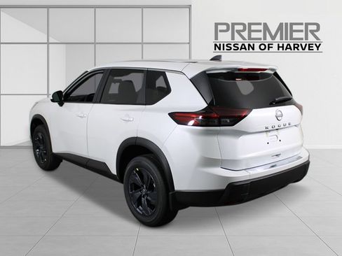 New 2026 Nissan Rogue SV FWD image 3
