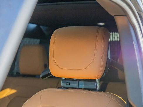 Used 2024 Land Rover Defender 110 V8 image 41