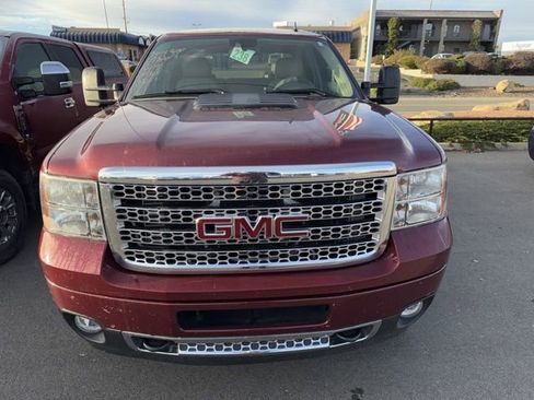 Used 2014 GMC Sierra 2500 Denali image 2