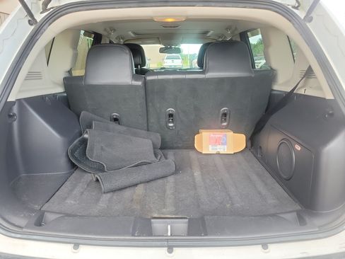 Used 2014 Jeep Compass Latitude w/ Sun/Sound Group FWD image 7