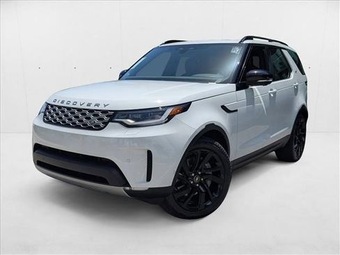 New 2025 Land Rover Discovery S image 1