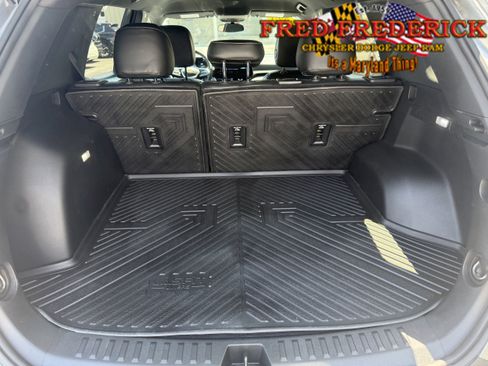 Used 2025 Chevrolet Equinox LT AWD/4WD image 7
