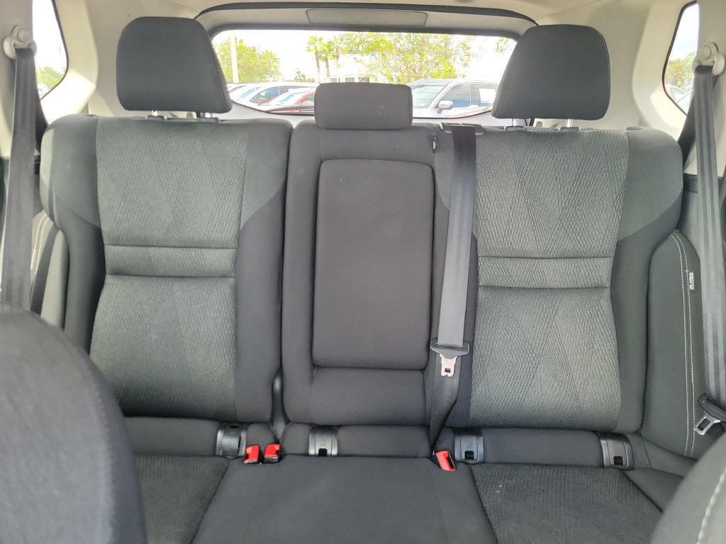 Certified 2025 Nissan Rogue SV FWD image 17