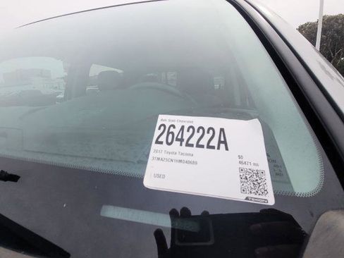 Used 2017 Toyota Tacoma SR5 image 30