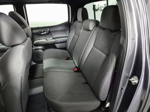 Used 2017 Toyota Tacoma TRD Sport image 24