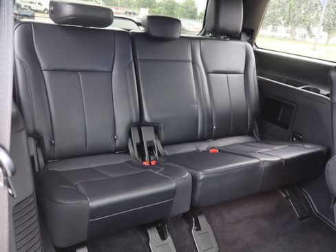 Used 2021 Ford Expedition XLT AWD/4WD image 12