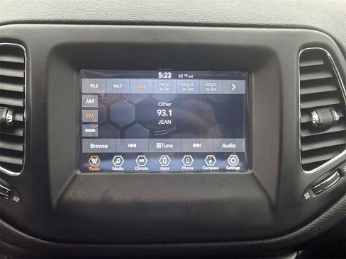 Certified 2020 Jeep Compass Latitude image 12