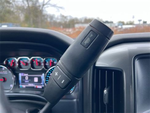 Used 2018 Chevrolet Silverado 1500 LT w/ LPO, Street Package image 16