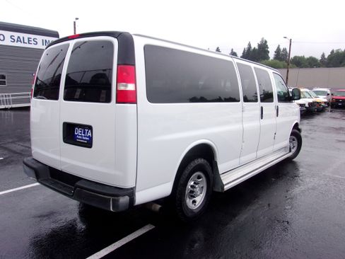 Used 2016 Chevrolet Express 3500 LT w/ LT Preferred Equipment Group image 9