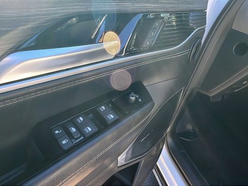 Used 2024 Jeep Wagoneer Series III image 15