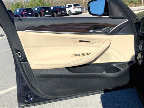 Used 2020 BMW 530i xDrive 530i xDrive w/ Premium Package image 23