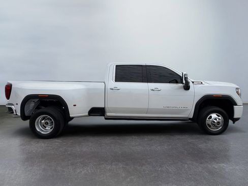 Used 2023 GMC Sierra 3500 Denali AWD/4WD image 2