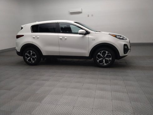 Used 2021 Kia Sportage LX AWD/4WD image 11