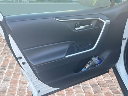 Used 2024 Toyota RAV4 XLE w/ Convenience Package image 10