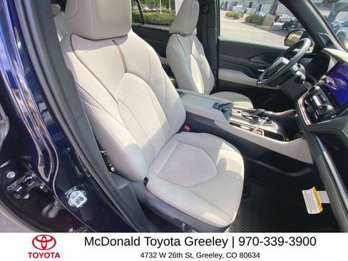 Used 2025 Toyota Grand Highlander AWD Hybrid image 26