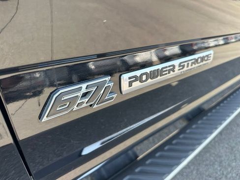 Used 2017 Ford F250 Lariat w/ Lariat Value Package AWD/4WD image 11