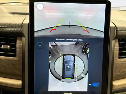 Used 2022 Ford Expedition Limited image 16