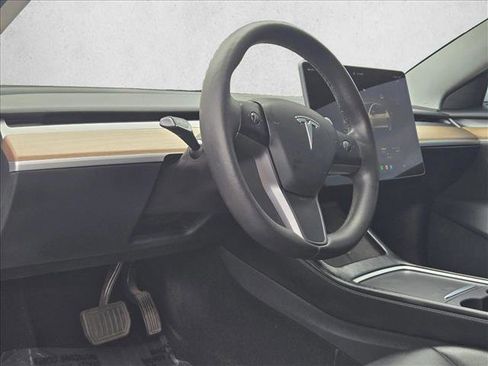 Used 2023 Tesla Model 3 Standard Range RWD image 17