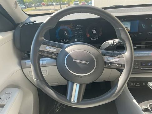 Certified 2025 Hyundai Kona SEL FWD image 18