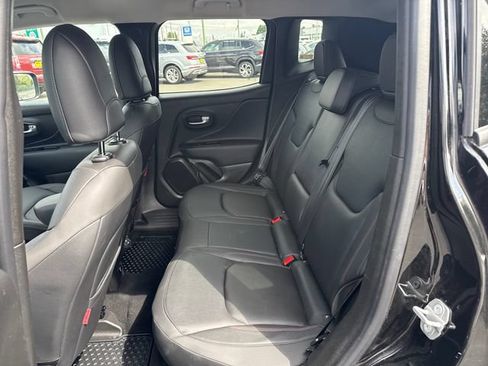 Used 2022 Jeep Renegade Trailhawk AWD/4WD image 14