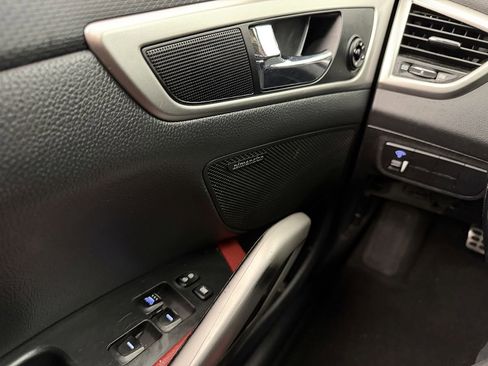 Used 2014 Hyundai Veloster w/ Style Package 02 FWD image 11