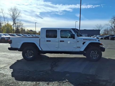 New 2026 Jeep Gladiator Mojave image 2