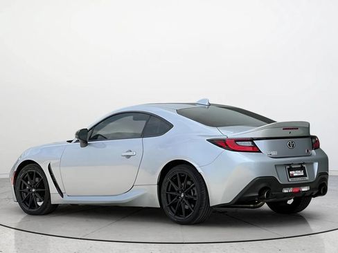 Used 2023 Toyota GR86 Premium RWD image 3