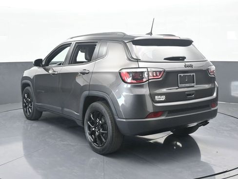 Used 2022 Jeep Compass Altitude image 8