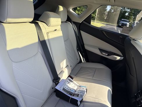 Used 2025 Lexus NX 300h AWD w/ Luxury Package image 33